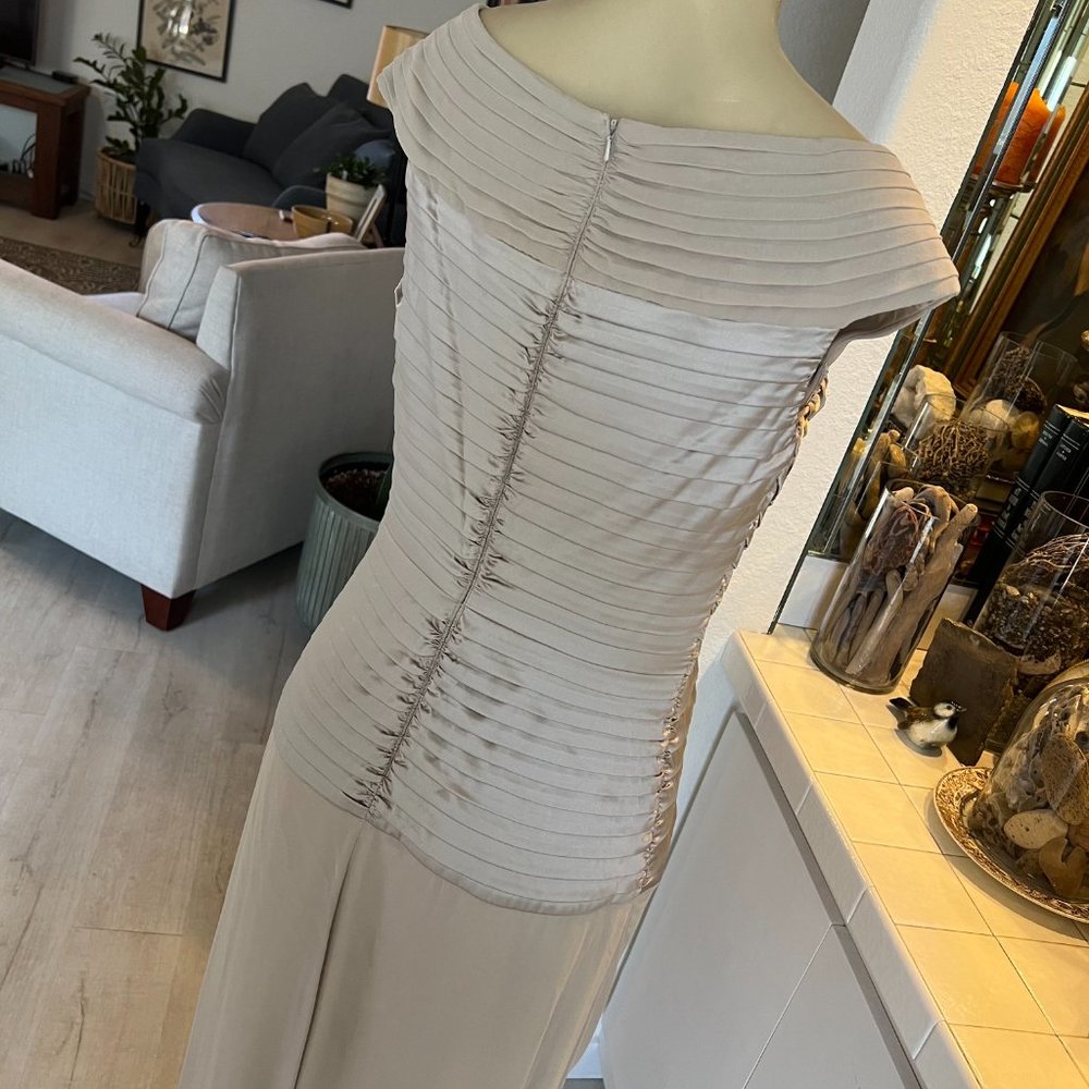 TADASHI Collection GOWN - Picture 2 of 10